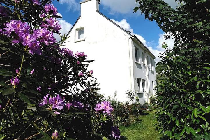 Maison de vacances pour 16 personnes, avec jardin et sauna ainsi que jacuzzi et piscine à Languidic