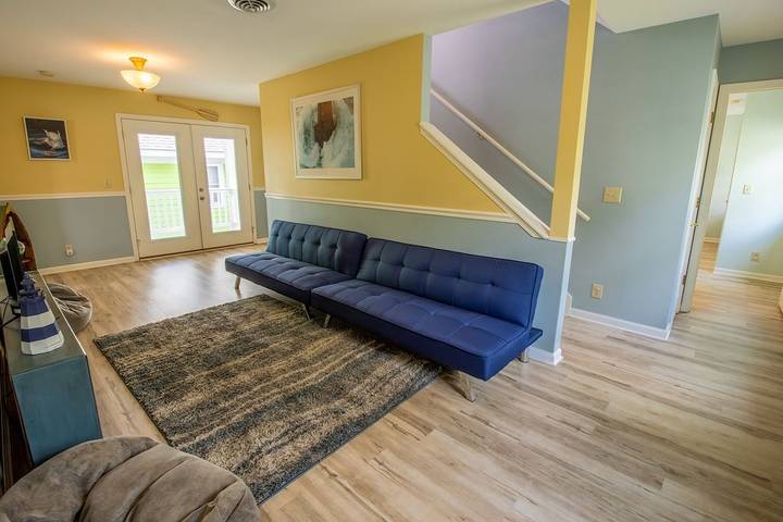 Vacation rental for 24 people, with yard and pool in Michigan City