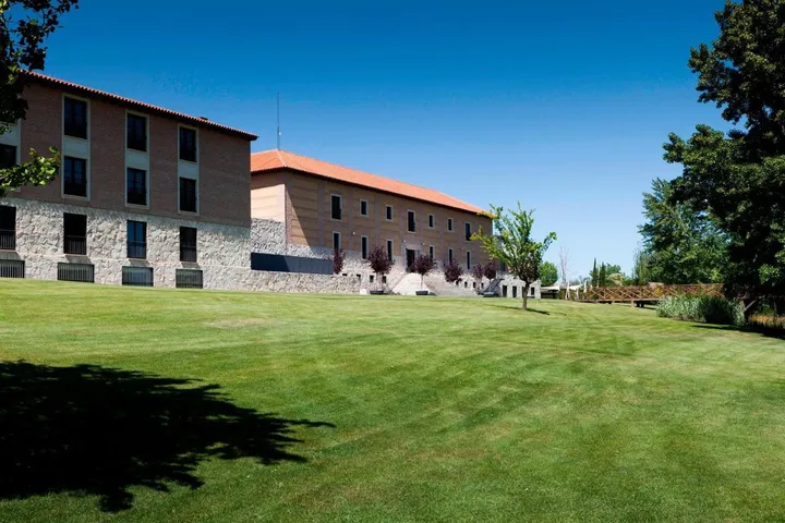Hotel para 2 personas, con piscina además de jardín y terraza - 1