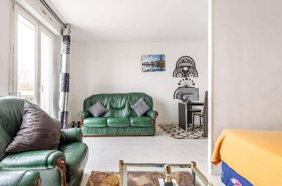 Apartamento vacacional entero, 1 Bed Studio - Pets Welcome - Free Parking - Wifi in Évry-Courcouronnes, Essonne