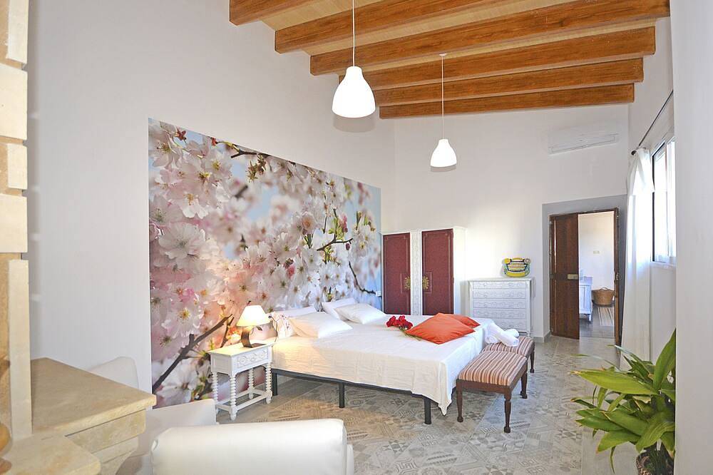Holiday home, old Can Redo, renovated in Binissalem, Majorca Center