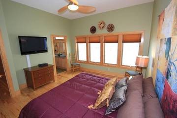 Vacation Home for 8 Guests in Vermont, USA, Picture 2