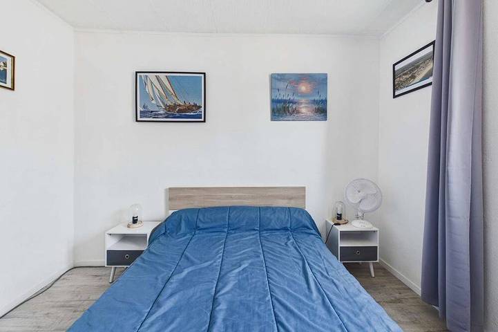 Entire apartment, Cozy 2-Room Apartment with Terrace & Parking Near Beach and Market in Marseillan-Plage, Marseillan