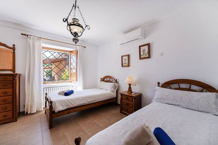 Finca für 10 Personen mit Grill, Pool, Wlan und 5 Minuten von Cala D'or in s'Horta, Felanitx
