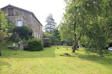 Gîte pour 4 personnes, avec piscine ainsi que vue et jardin, animaux acceptés à Saint-Michel-de-Dèze