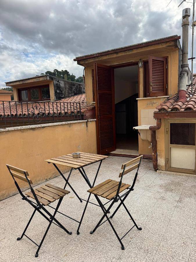 Gîte pour 8 personnes, avec terrasse à Poggio Mirteto
