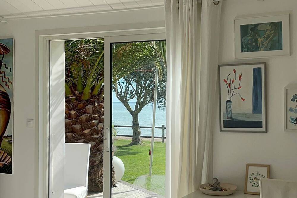 Exceptional seafront property - Private access & outbuilding in Angoulins, La Rochelle region