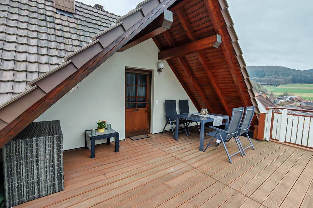 Apartamento entero, Vacation apartment Morretalblick/Odenwald renovated with wonderful view. Roof terrace and wall box in Buchen, Distrito de Neckar-Odenwald