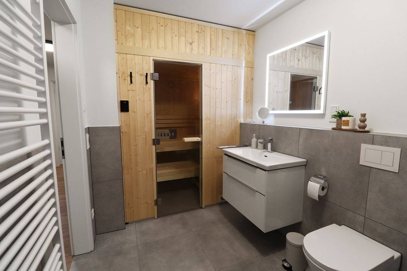 Ganze Wohnung, Küste33/13 – Nordseezeit mit Stil. Sauna. Balkon. Familienurlaub. in Tossens, Butjadingen