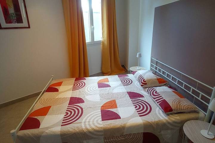 Location de vacances pour 3 personnes, avec terrasse ainsi que jardin et piscine à Anduze - 3