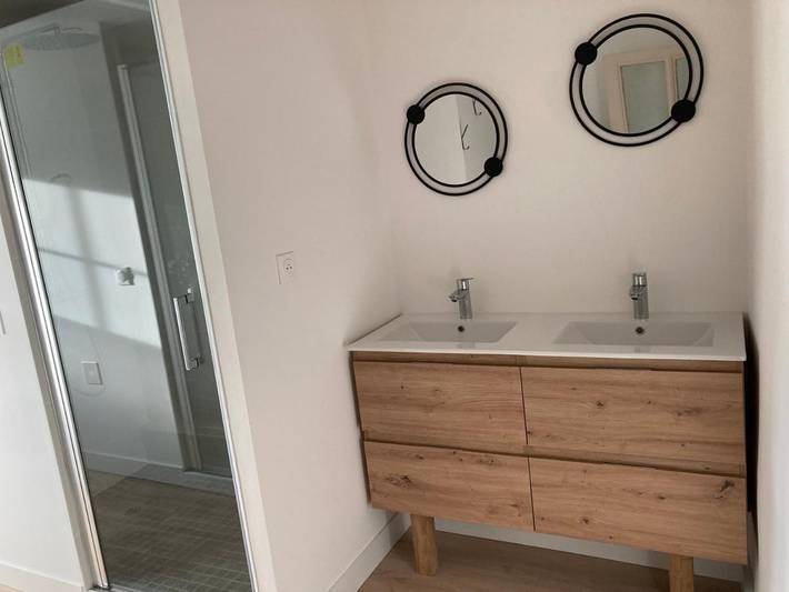 Location de vacances pour 12 personnes, avec terrasse ainsi que vue et jardin à Vollore-Ville - 3