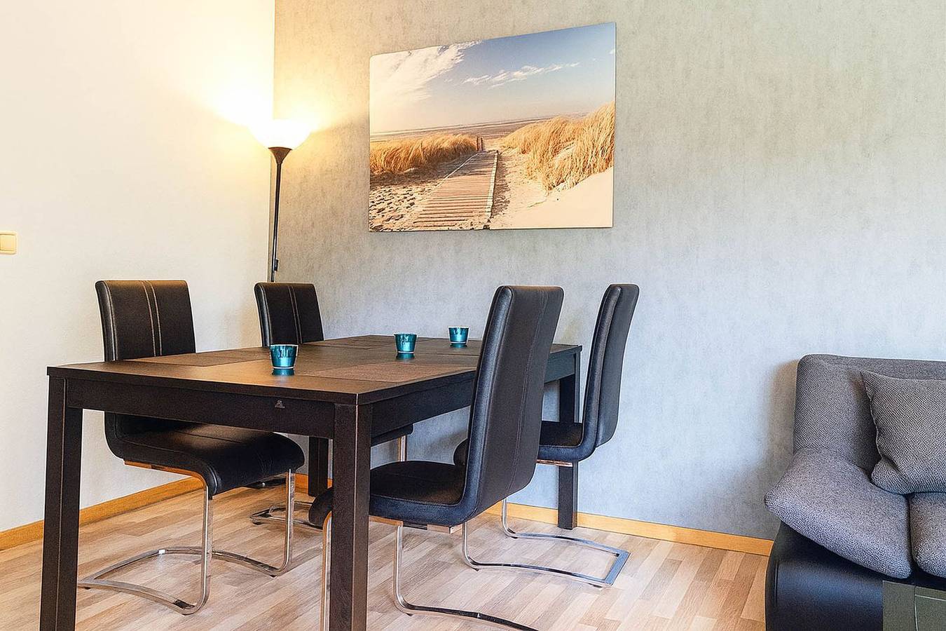 Ganze Wohnung, Ebenerdige Ferienwohnung mit überdachter Terrasse nahe Strand in Horumersiel in Horumersiel, Wangerland