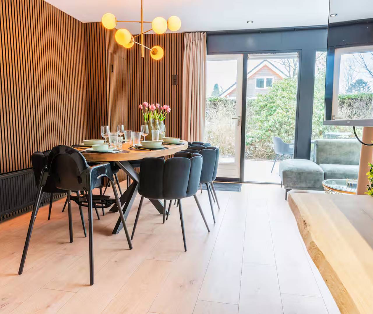 Gemütliches, renoviertes Waldhaus für 4 Personen mit Sauna und Whirlpool, mitten im Wald in Friesland