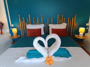 Chambre d’hôte pour 2 personnes, avec terrasse ainsi que piscine et jacuzzi en Martinique