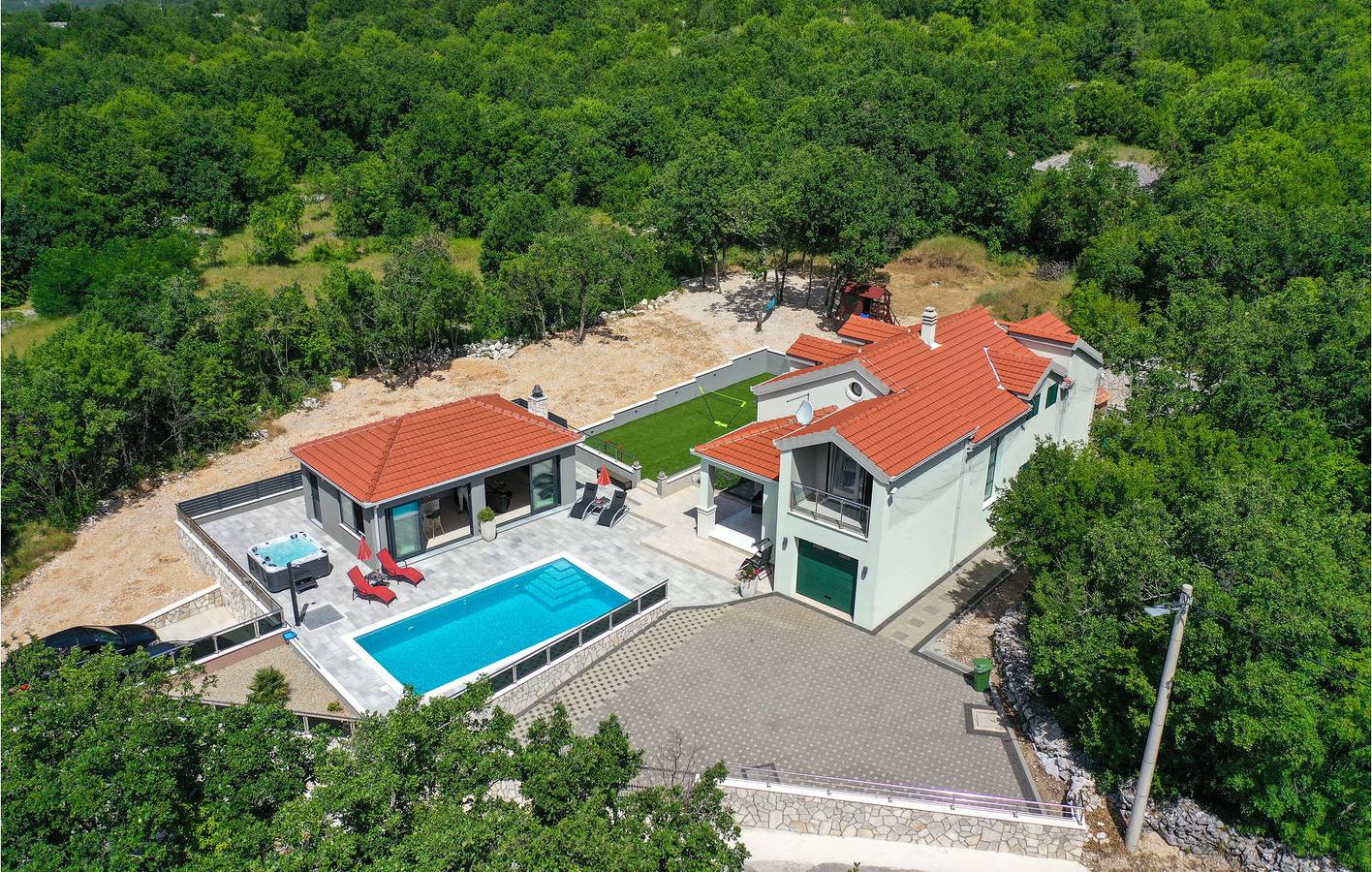 Gemütliche 2-Zimmer-Wohnung mit Pool, WLAN, Küche und Parkplatz in Zagvozd, Makarska Riviera