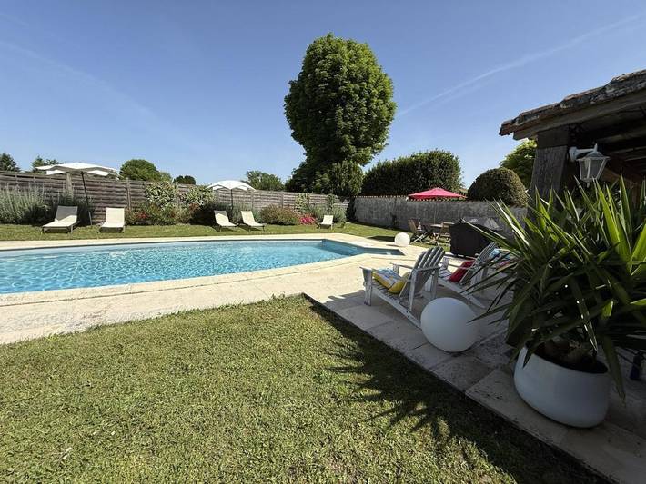 Location de vacances pour 6 personnes, avec jardin et piscine, adapté aux familles à Saint-Palais-du-Né - 2