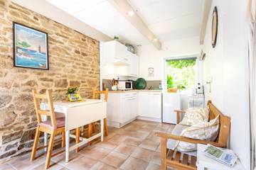 Gîte pour 2 Personnes dans Plomelin, Côte de Cornouaille, Photo 1