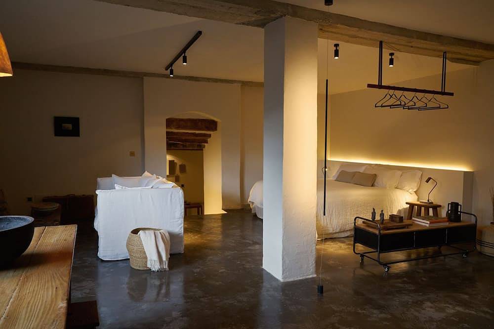 Apartamento entero, Apartamentos Rurales Solo Palacio. Entorno Exclusivo en mitad de la naturaleza. in Llanuces, Quirós