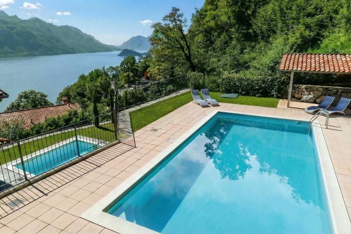Villa pour 6 personnes, avec vue sur le lac ainsi que piscine et balcon, adapté aux familles dans Lac de Côme - 3