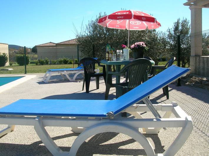 Villa pour 8 personnes, avec piscine ainsi que jardin et terrasse dans le Sud de la France - 2