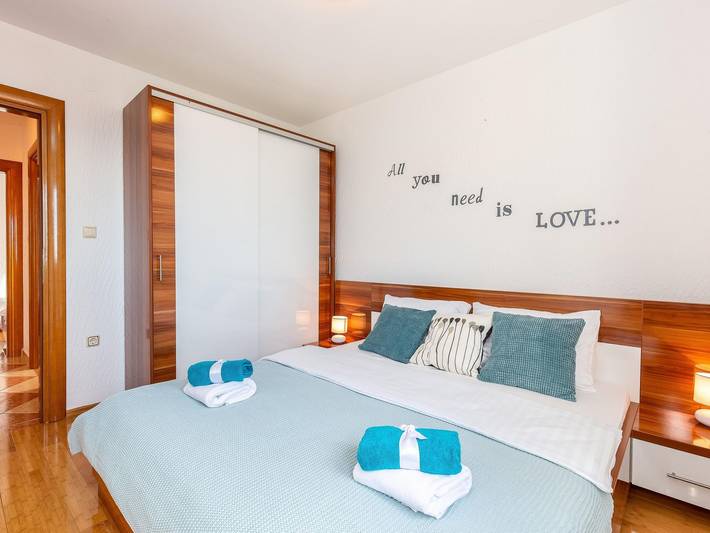 Ferienwohnung für 4 Personen, mit Pool und Garten in Crikvenica
