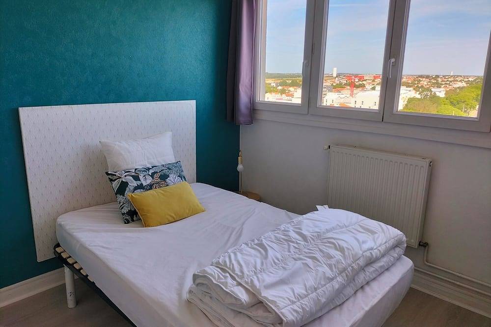 Apartamento entero, New: large, bright apartment with sea view near center and port in La Rochelle, Región de La Rochelle