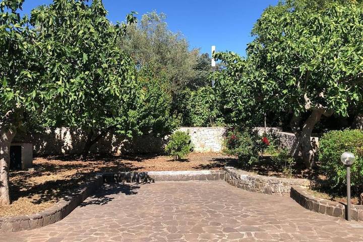 Location de vacances pour 6 personnes, avec jardin, animaux acceptés à Impalata