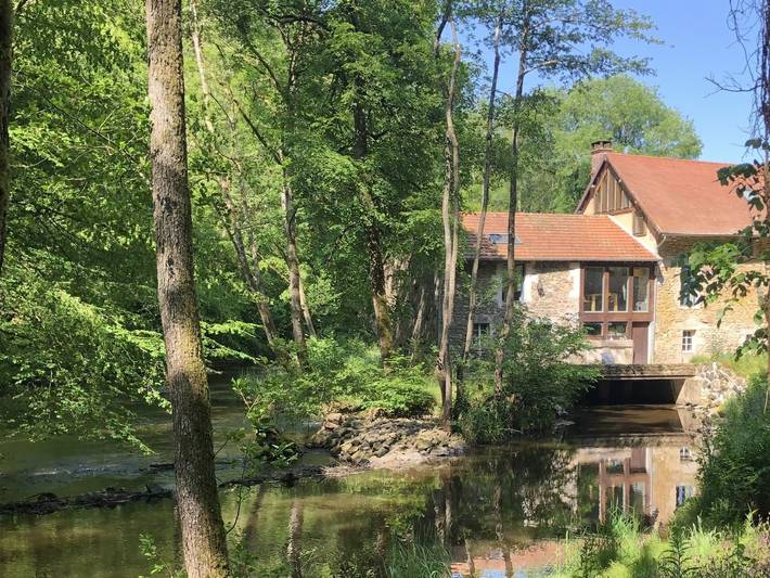 Chambre d’hôte pour 2 personnes, avec jardin en Bourgogne-Franche-Comté