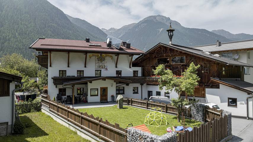 Ferienhaus für 12 Personen, mit Garten, kinderfreundlich im Ötztal