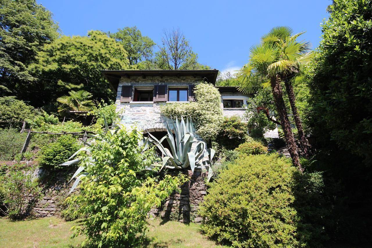 Charmantes Tessiner Haus mit absoluter Privatsphäre in Terre di Pedemonte, Tessiner Alpen