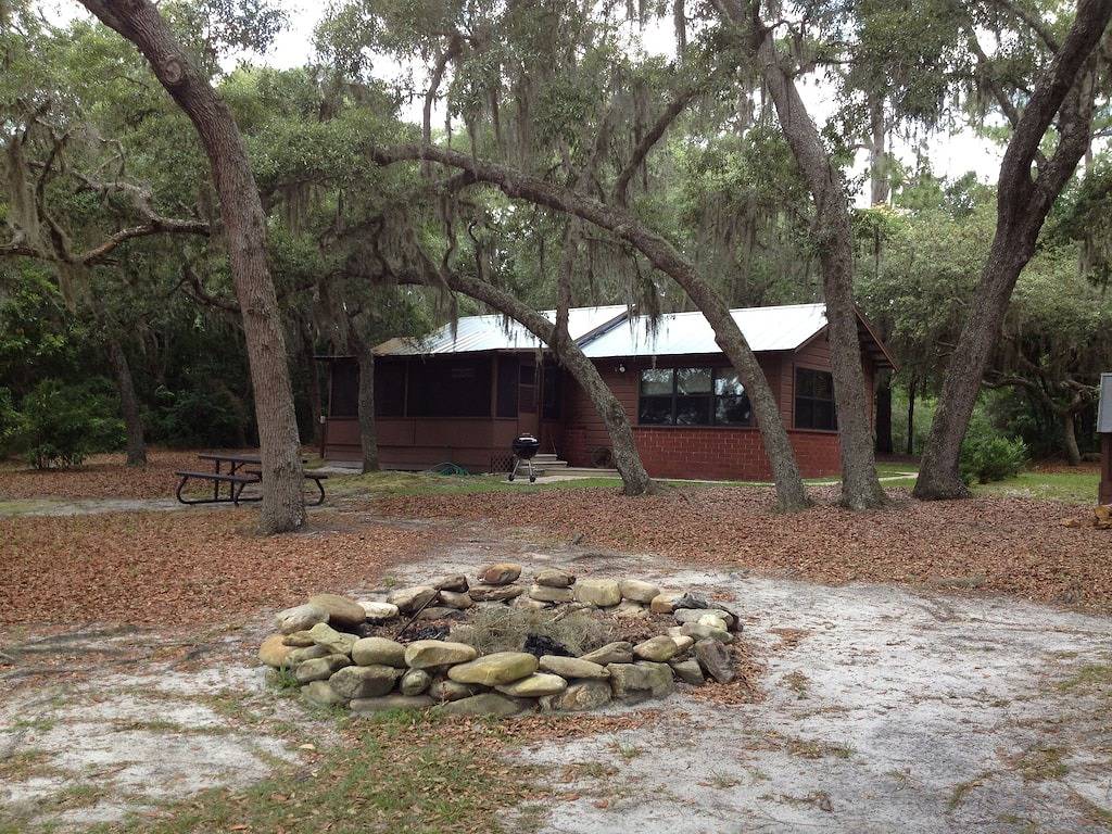 Lakefront Cottage in der Nähe von Forest & Cities mit Kanus, Grill und mehr! in Marion County (FL)