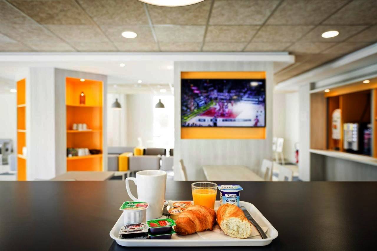 Première Classe Genève - Aéroport - Prévessin in Prévessin-Moëns, Gex