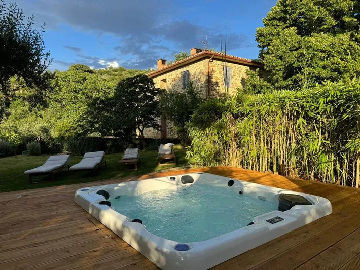 Chalet para 7 personas, con jardín y jacuzzi - 1