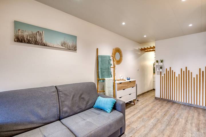 Studio entier, Studio Petit Nid Douillet avec terrasse privée – idéal pour des vacances au bord de la mer in Cap d'Agde, Agde