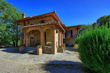 Villa for 8 Guests in Bucine region, Tuscany, Picture 2
