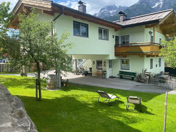 Appartement voor 5 personen, met Terras en Tuin in Leogang