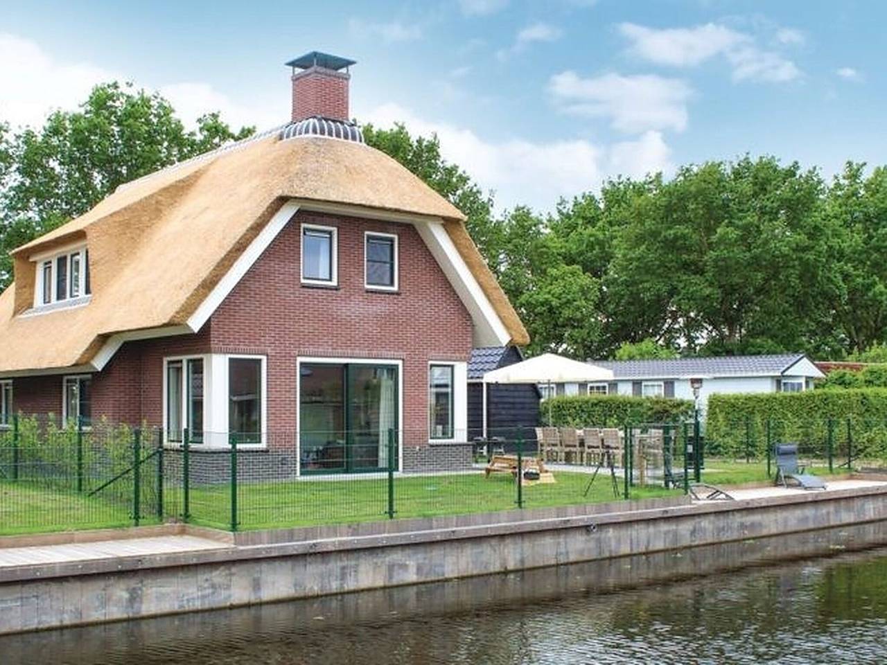 Villa in Idskenhuizen mit Steg für 10 Von Belvilla in Idskenhuizen, Ijsselmeer