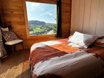 Cottage pour 5 personnes, avec terrasse ainsi que jardin et jacuzzi à Cheylade