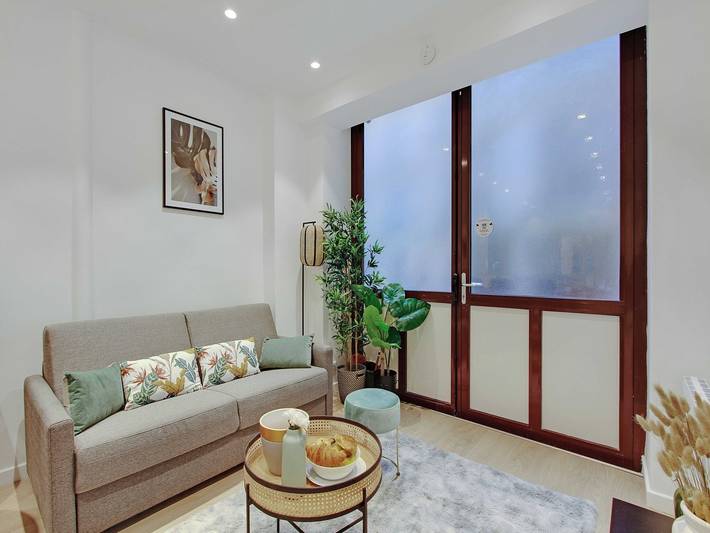 Vacation rental for 4 people around the Eiffel Tower