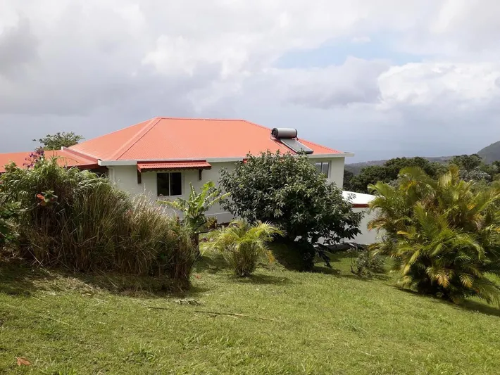 Casa de vacaciones para 4 personas, con piscina además de vistas y jardín - 1