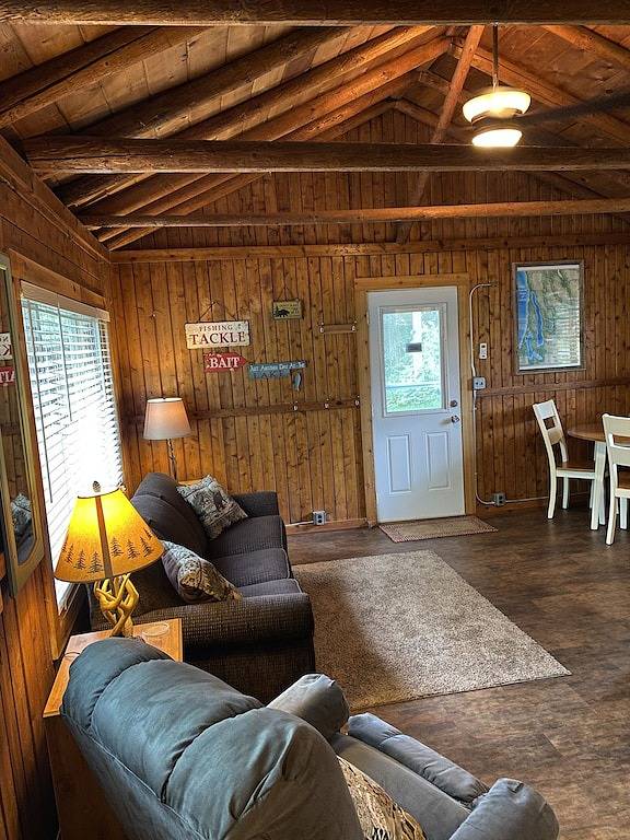 Alden Sunset Cabin in Torch Lake