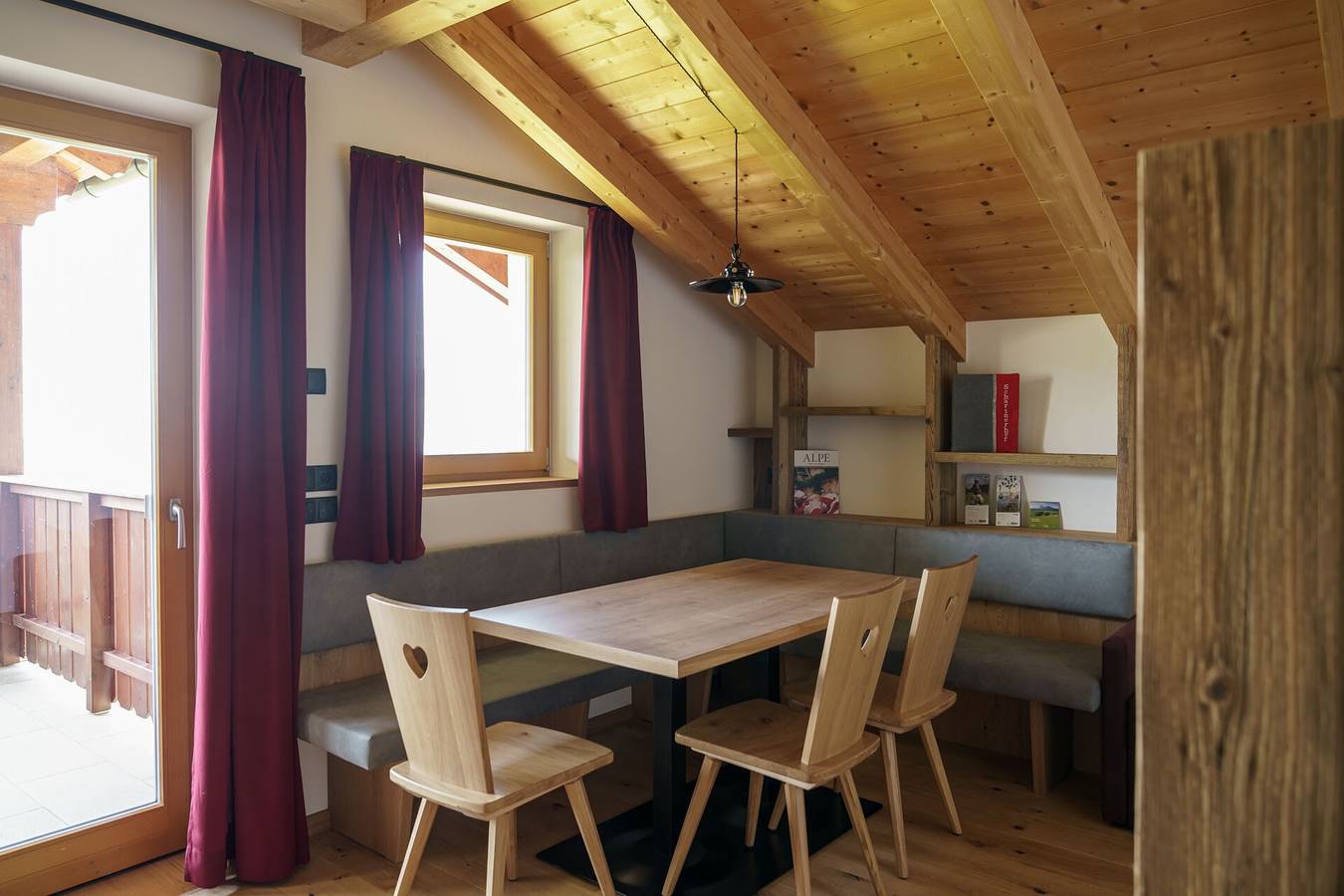 Ganze Wohnung, Ferienwohnung 'Thymian' mit Bergblick, privater Terrasse und Wi-Fi in Ums, Völs am Schlern