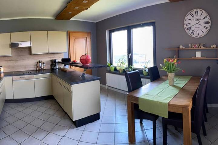 Location de vacances pour 6 personnes, avec jardin et vue, animaux acceptés à Burg-Reuland - 3