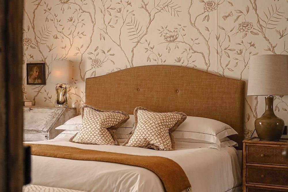 Design-Cottage-Ensuite mit Bad-Blick auf die Landschaft in Maidenhead, Berkshire