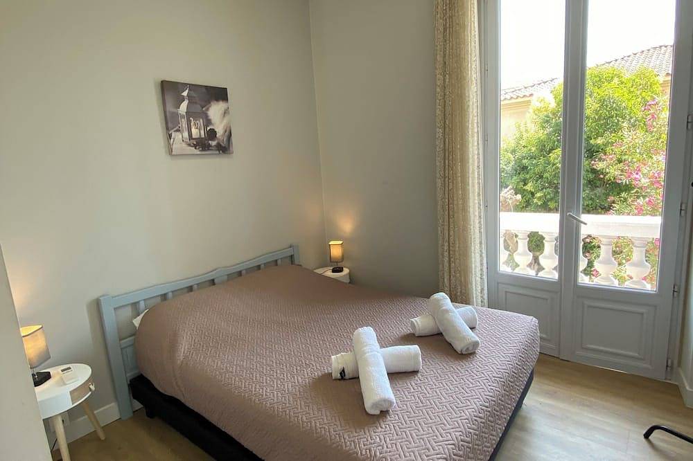 Appartement entier, Spacieux appartement climatisé avec terrasse 40 m² proche mer in Juan-les-Pins, Antibes