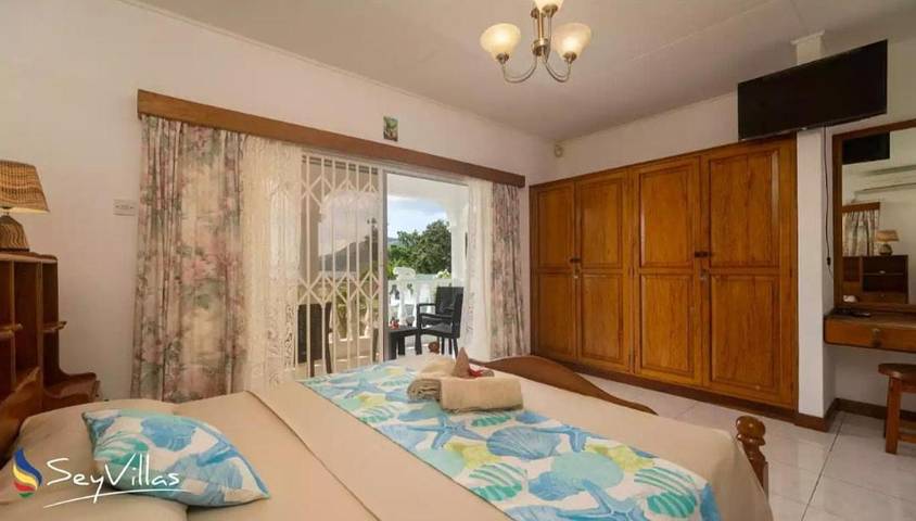 Location de vacances pour 6 personnes, avec jardin et vue, adapté aux familles dans Beau Vallon - 3