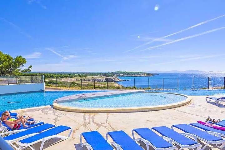 Camping für 6 Personen, mit Terrasse und Pool in Südfrankreich - 2