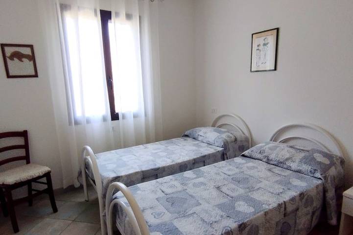 Gîte pour 6 personnes, avec jardin à Cala Liberotto - 3