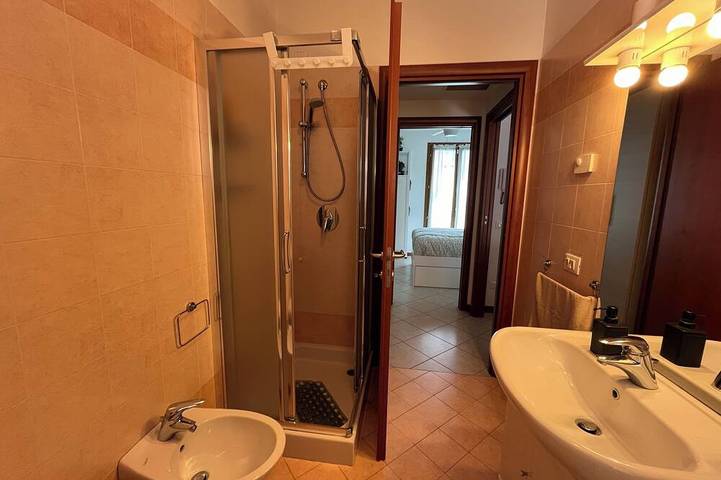 Ganze Wohnung, Charmante Wohnung mit Pool und atemberaubendem Ausblick. in Spinone al Lago, Prealpi Bergamasche Orientali