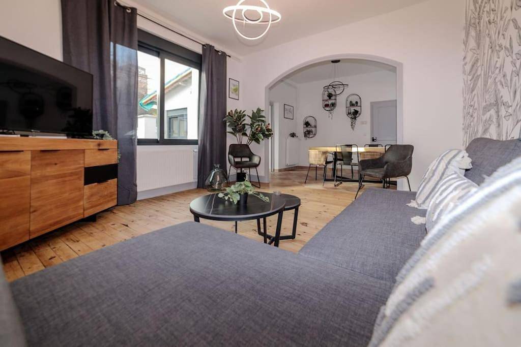 Ville Et Volcans - Maison 9 couchages avec garage et extérieur in Clermont-Ferrand, Parc naturel régional des Volcans d'Auvergne
